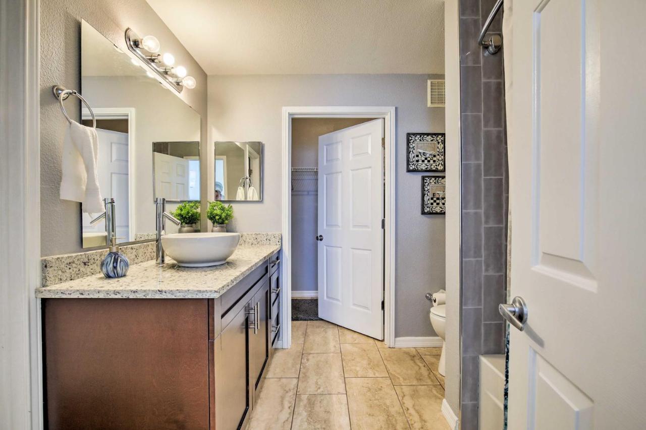 Modern Condo With Pool 4 Mi To Clearwater Beach! Eksteriør billede